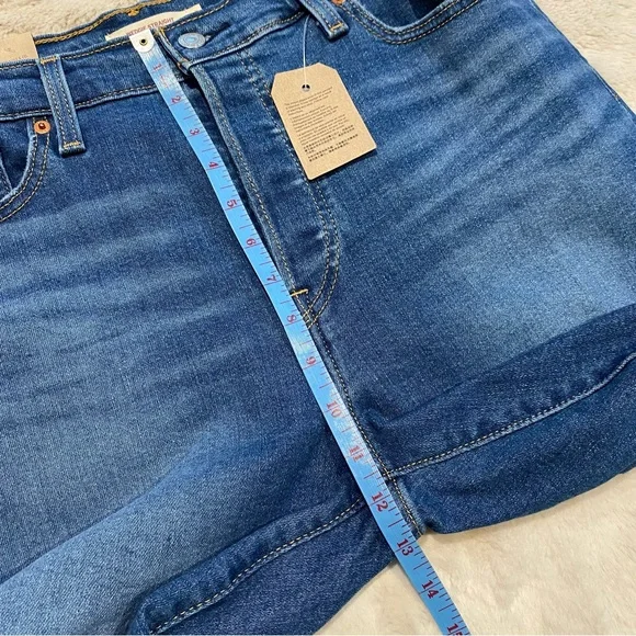 NWT(32x28) Levi’s Wedgie Straight Jeans High Rise Button Fly Medium Wash - Picture 6 of 14